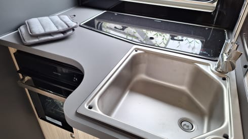 4/5p Sun Living semi-integrated from 2024