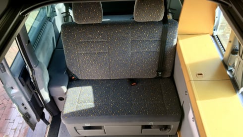 Campert (op zn Rotterdams) – Mercedes Vito 112cdi camper van (2002) - automatic
