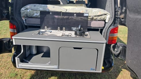 Reggie – 2 berth Volkswagen T5 campervan with 2 berth awning