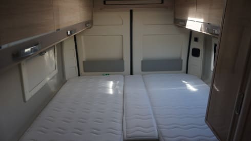 2p Rapido V68 Buscamper (2020) Length beds & Comfort