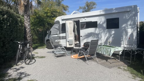 Queenie – Eldiss Majestic 250 - luxury 4 berth with extras 