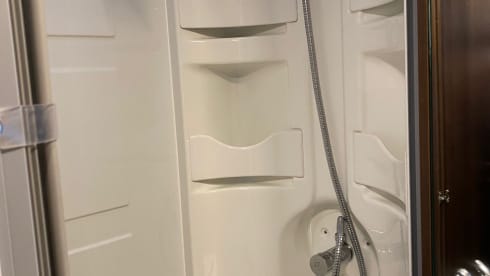 Frankie –  Frankie 6 berth Roller Team 