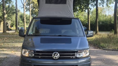 United – 4p Volkswagen campervan uit 2008