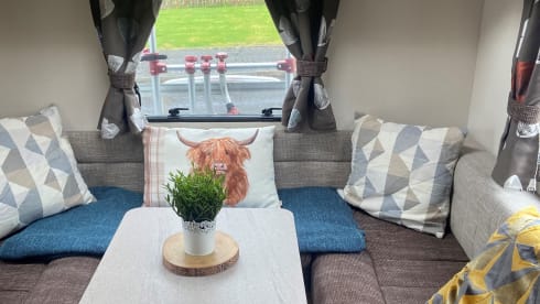 Luxury Swift Escape 6 berth 5 seatbelts Escape 686