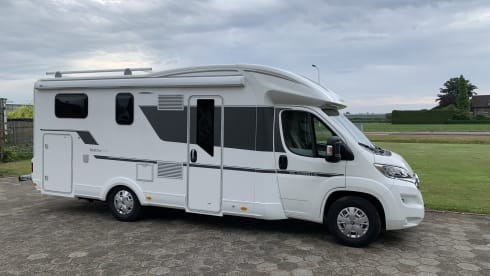 Adria matrix 670 SL model 2022 (4-5 pers. / complete for holidays)