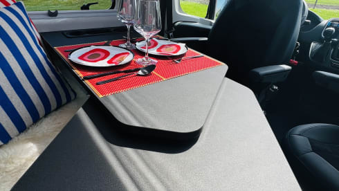 Twin Explorer SLB Luxe Fiat 140 AT9V 3,5T Automaat – 2p Adria Mobil bus uit 2024