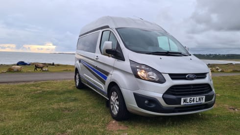 Daisy – High top ford transit campervan 