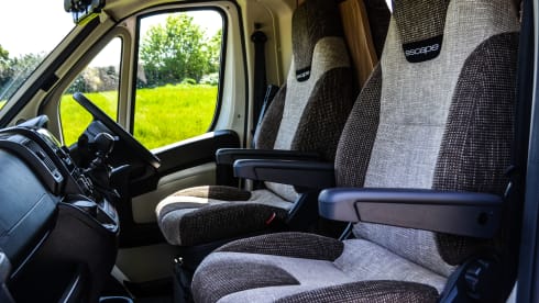 Fiat Ducato - Swift Escape 686 (6 Schlafplätze, Lounge in U-Form)