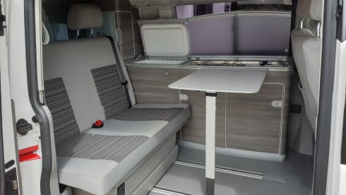 VW T5 California, 4 seats and 4 sleeping places. Beautiful camper!
