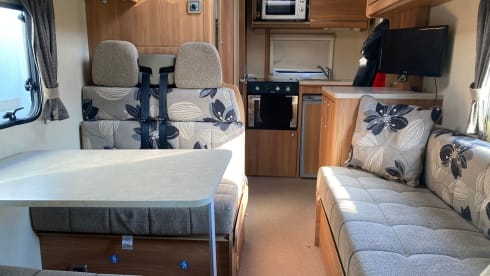 Swift  – 5 berth Swift bus from 2014,insurance,included