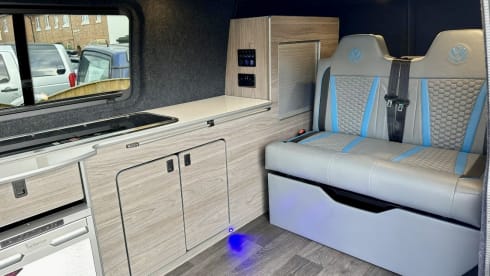 Road surfer – 4 berth Volkswagen campervan from 2017
