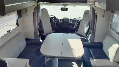 4p Challenger semi-integrated uit 2019