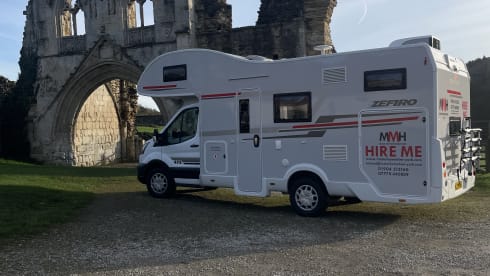Victor – 6 berth Roller Team alcove from 2024