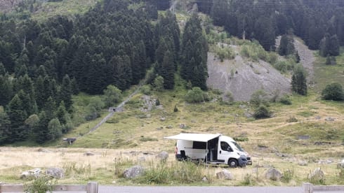 Cozy, very complete bus camper