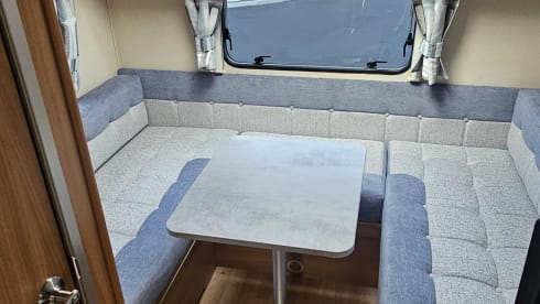 Sweeney – 5/6 berth Swift Escape 686