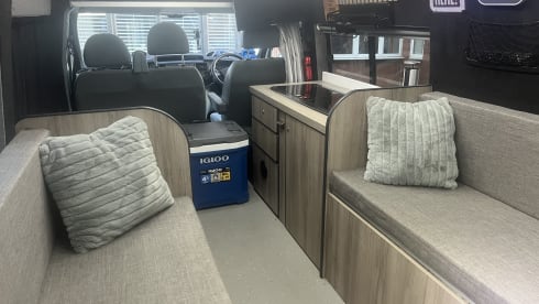 Jean ford van dam  – 3 berth Ford Transit campervan 