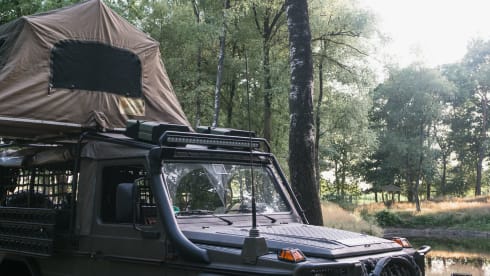 2p Mercedes-Benz rooftop from 1995