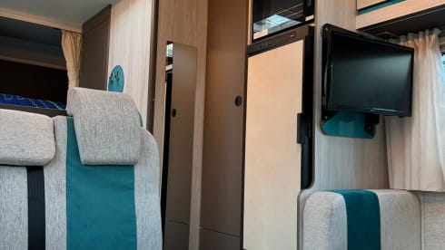 Eze – HR Adventures - Rimor Kilig 9 - 6 berth, 6 seat belt Motorhome