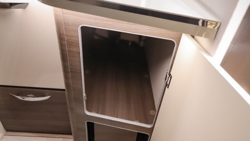 MOBI-) – BRAND NEW 5-person camper - also for your WINTER HOLIDAY