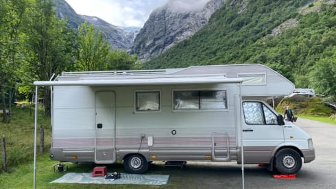 Spacious 6 person Rimor camper fully equipped.