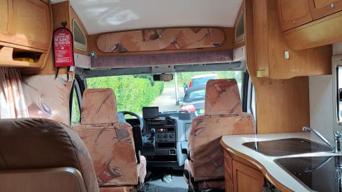 4p Chausson semi-integrated uit 1999