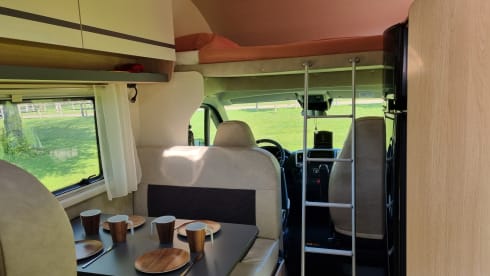 Conch – Brand new, cozy and fully equipped family camper (alcove) 