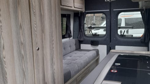 MW21 – 2 Berth Campervan/Motorhome - Fully equipped for your next Adventure
