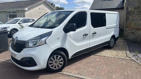 Lexy – 3 berth Renault campervan from 2019