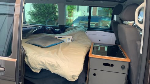 Bruintje – 4p Volkswagen campervan uit 2013