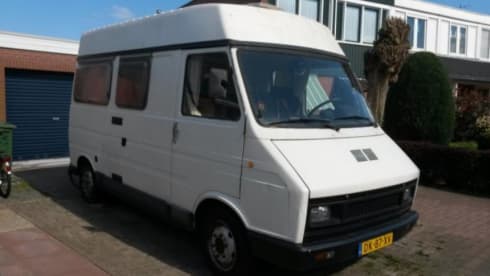 Буран = BURAN = sneeuwstorm 😃 – Abenteuerlicher Buscamper & Oldtimer Fiat 242 für die ganze Familie 😃