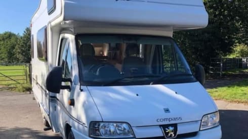 Marty – 4 berth Peugeot Boxer alcove Motorhome from 2005