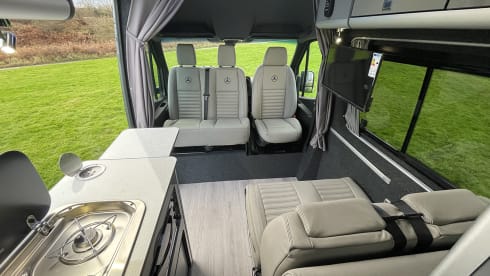 The Machine – Mercedes sprinter 