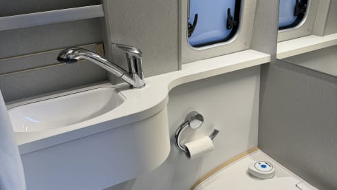 4p Hymer bus from 2024
