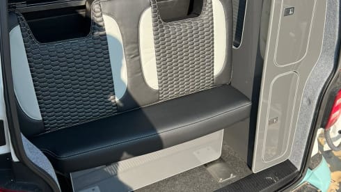Annie – 2019 Volkswagen T6 FULLY EQUIPPED Campervan!