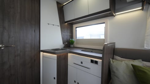 The Floof – 4p Benimar semi-integrated uit 2024