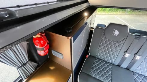 YS71WTG NOMAD –  4 Berth Nomad Camper Romford -Romford