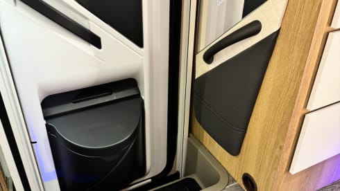 Kaz the Family Motorhome – Adventure-Ready 6 Berth Roller Team Motorhome – Family Comfort on Wheels