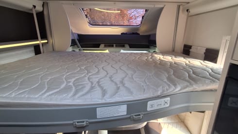 Volledig ingerichte splinternieuwe camper