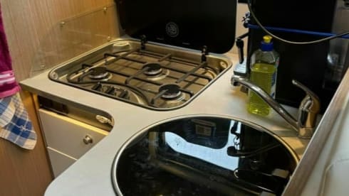 Hulk – Fully integrated motorhome.