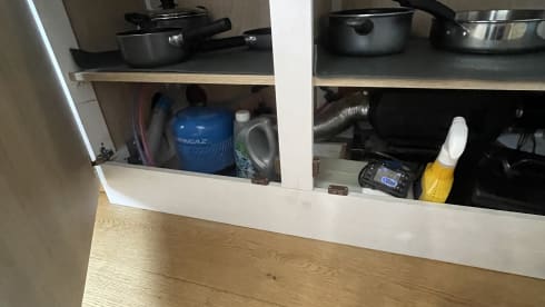 Tomo – 2 berth Peugeot campervan from 2017