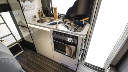 Gladys – Zefiro 675. New 2024 luxury 6 berth motorhome. Known as ''Gladys''.