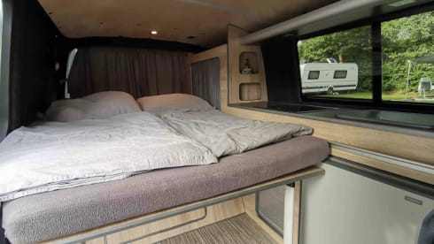 Nova – Simply experience. Learn to love camping with our VW t5.