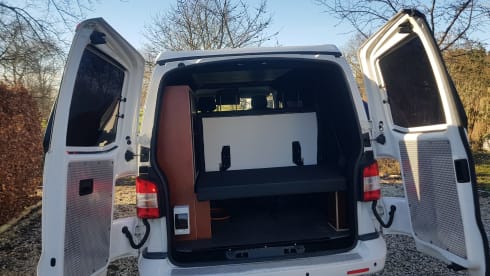 Kever – Our beautiful white VW camper