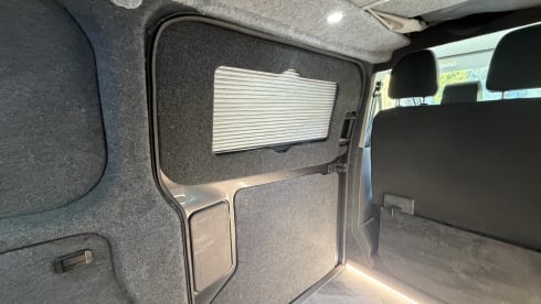 Midnight – Luxury Ford Transit Custom Pop-Top Camper | 4 Berth | Automatic
