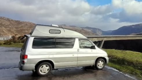 Klassischer Mazda Campervan mit Automatikgetriebe (kostenlose Versicherung)