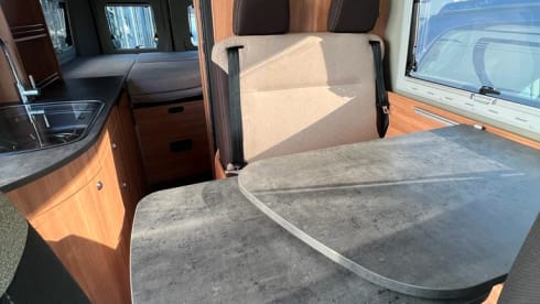 Sunny – Citroen Pössl Summit 600 Plus 4 zitplaatsen