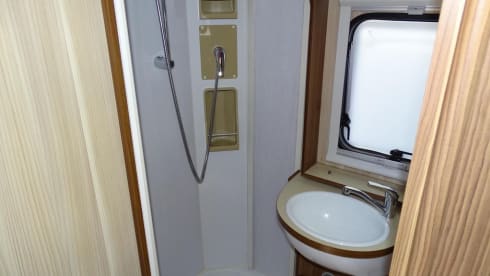 Super – Nice spacious camper for 6 people