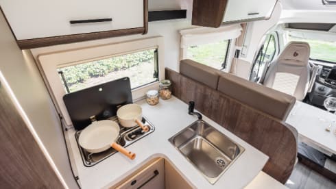 2. Ford Benimar Cocoon 463 for 4 people (Model 2024)