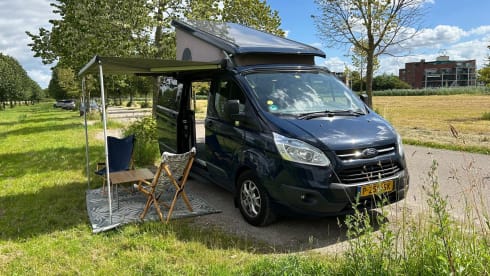 t'Bussie – Ford Custom Nugget, on the road with the Bussie!