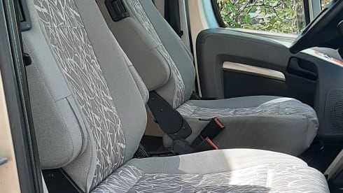 Travelcar – Beautiful cool modern 2 person camper bus